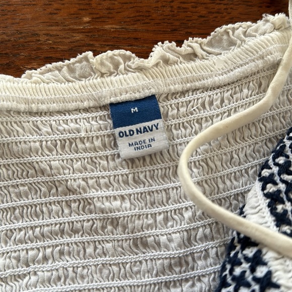 Embroidered peplum top - Picture 3 of 4